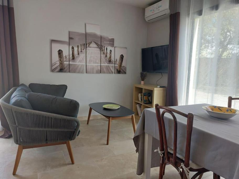 Willa Location Independante Au Coeur Des Alpilles Pour 2 Personnes Avec Jacuzzi Aureille Zewnętrze zdjęcie
